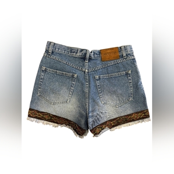 RW&CO Denim Shorts EUC High Rise  100% Cotton Size 7 - Picture 6 of 10
